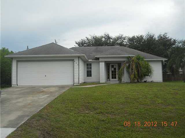 Home For Sale In Port saint lucie