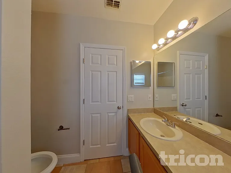 1141 Doncaster Ct — Photo 8