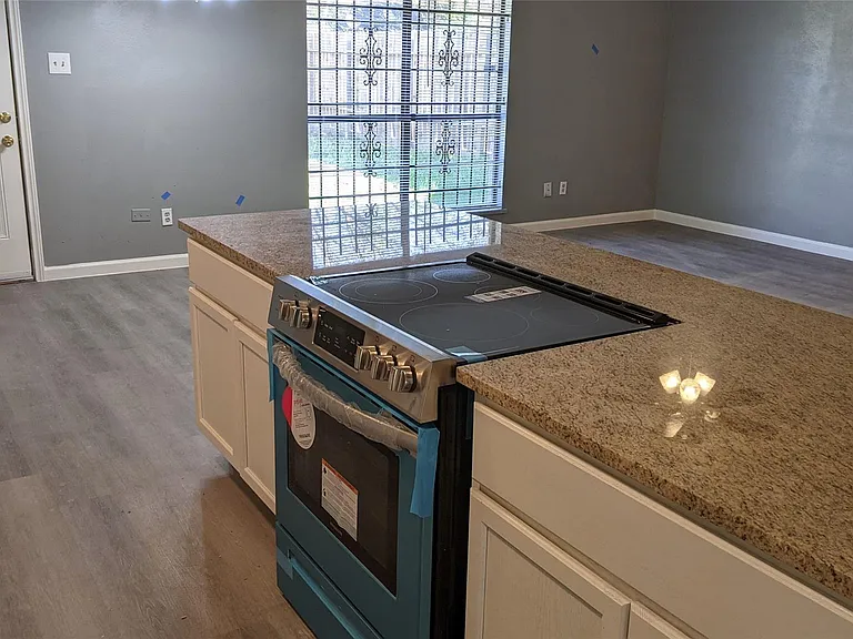 4930 Prairie Ridge Rd — Photo 2