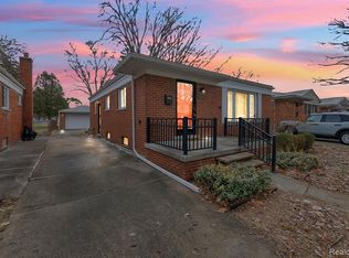 3945 Harding St, Dearborn Heights, MI 48125