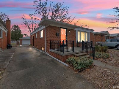 3945 Harding St, Dearborn Heights, MI, 48125