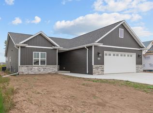 3710 E Callalilly Ln, Appleton, WI 54913