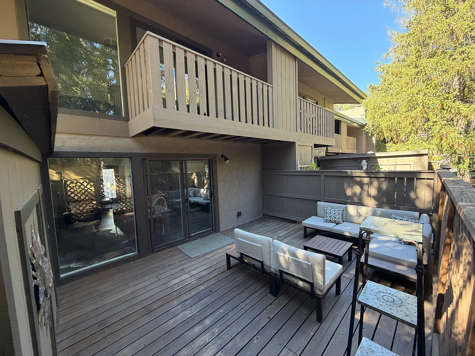 305 Andora Ln — Photo 2