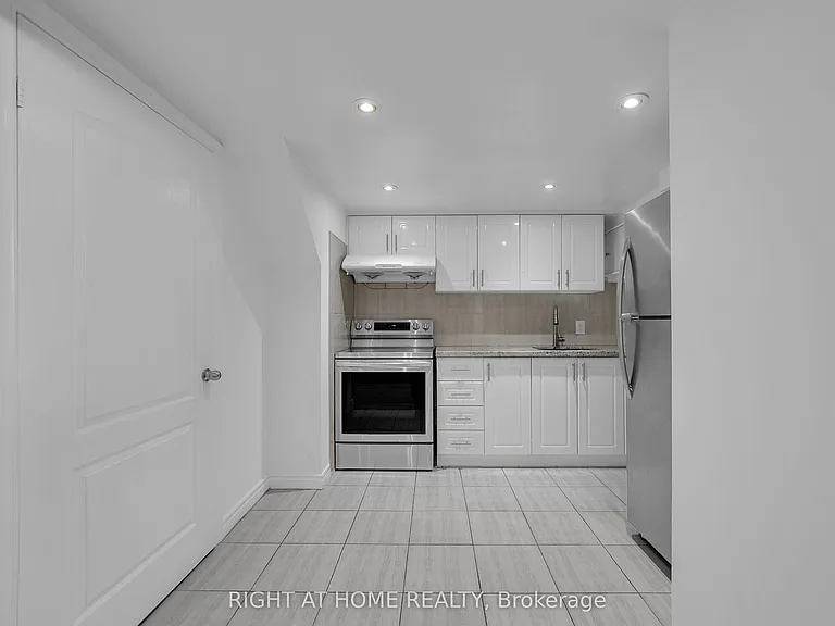 303 Blue Grass Blvd — Photo 10