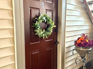 717 Ridgeside Dr APT D, Ballwin, MO 63021