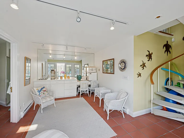 31 Terry Ct — Photo 37