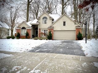 1921 Thousand Oaks Dr, Toledo, OH