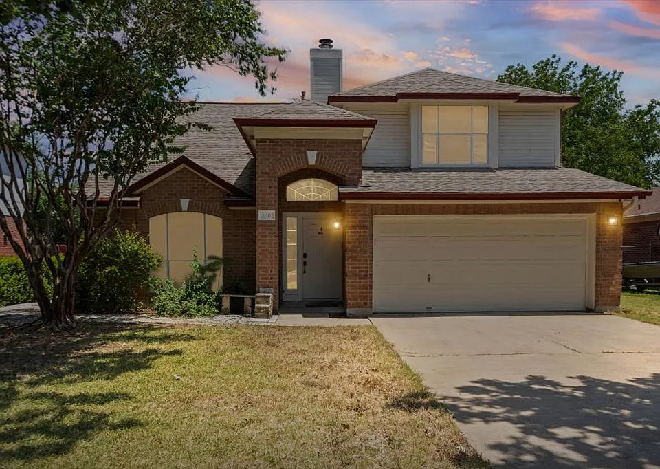 910 Markham Ln