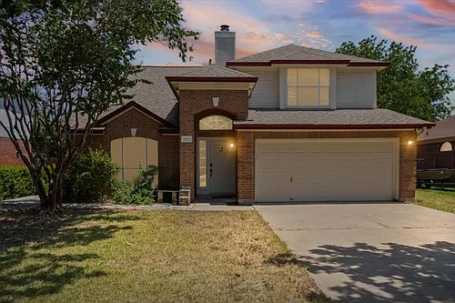 910 Markham Ln Photo 1