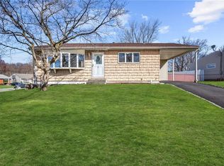 47 Buttonwood Dr, Parlin, NJ 08859
