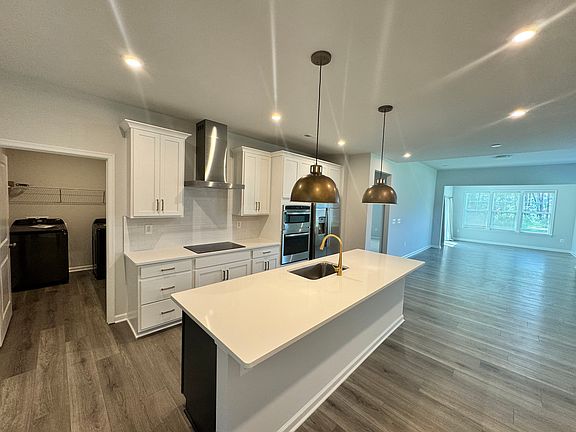 2nd image of 701 Englewood Farms Dr #1