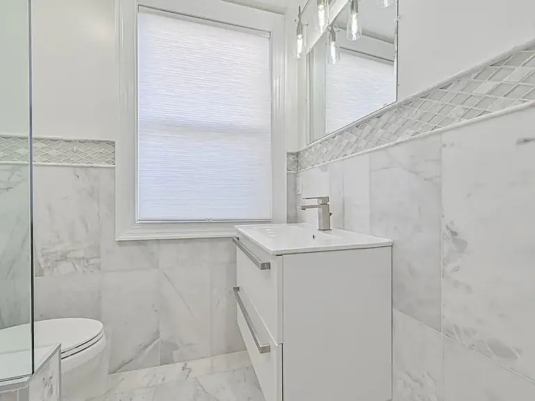 107 S Austin Ave — Photo 31