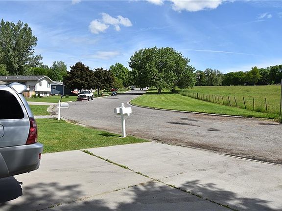 2nd image of 1524 Westwood Dr
