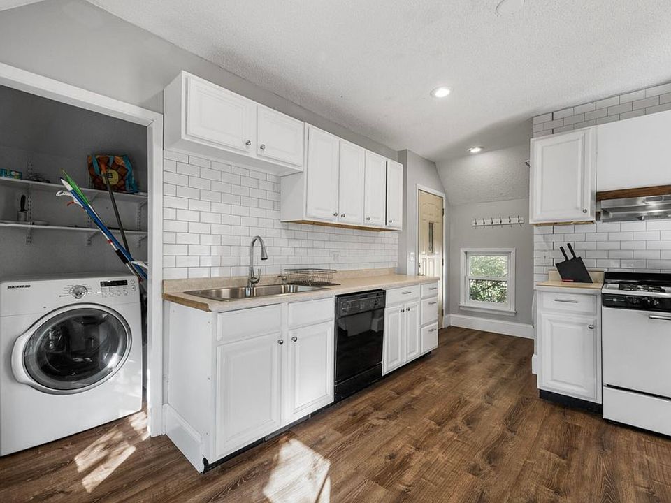 1st image of 2216 Monroe St NE #2