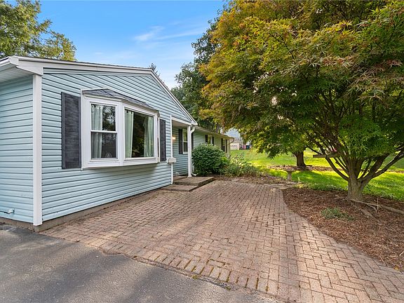 3rd image of 2326 Vandy Dr