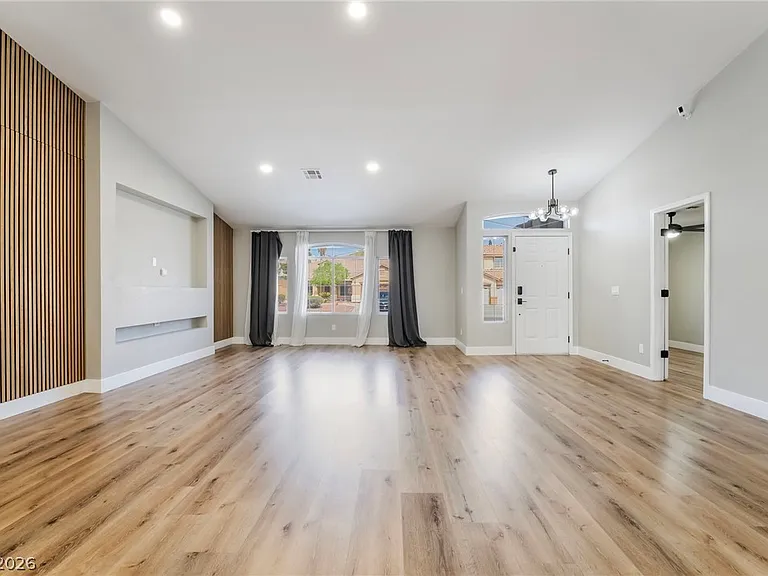 9171 W Viking Rd — Photo 10
