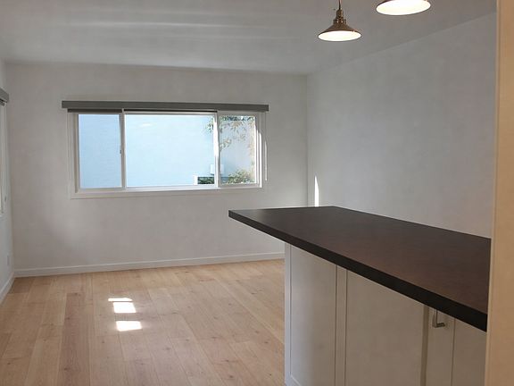 5th image of 128 38th St #B