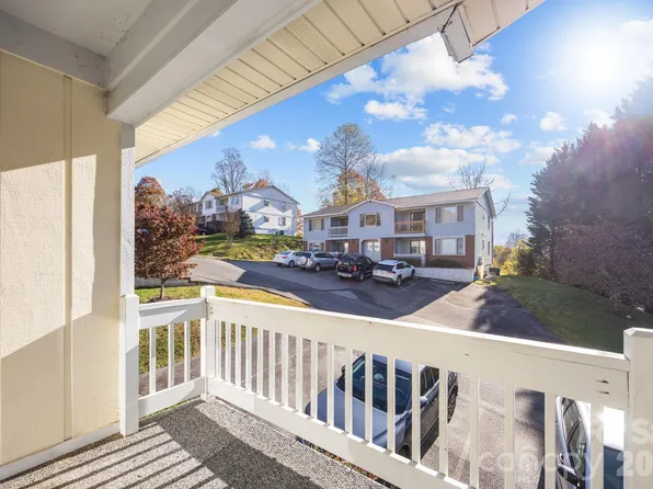 43 Nazarene Way APT 4, Waynesville, NC 28785