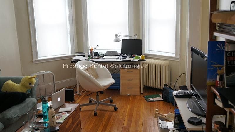 1st image of 63 Woodstock Ave APT 1