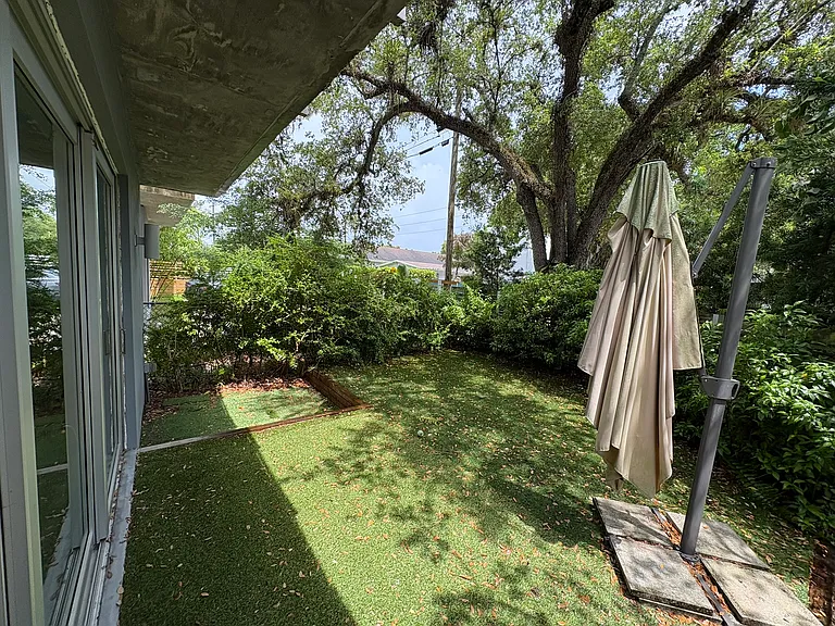 6345 SW 62nd Ave — Photo 6