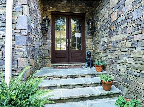 3rd image of 220 Ferncliff Dr