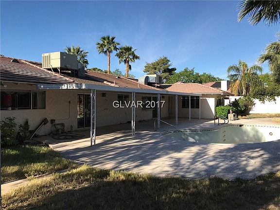 3rd image of 3680 Meadowcrest Dr