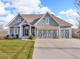 17342 Blue Moon Ln, Tonganoxie, KS 66086