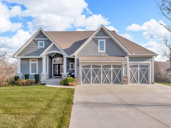 17342 Blue Moon Ln, Tonganoxie, KS 66086