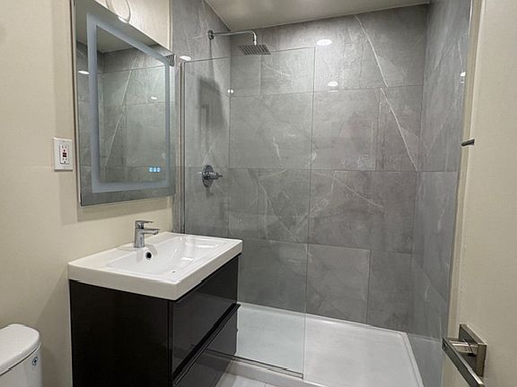 5th image of 150 Harrison Ave #23