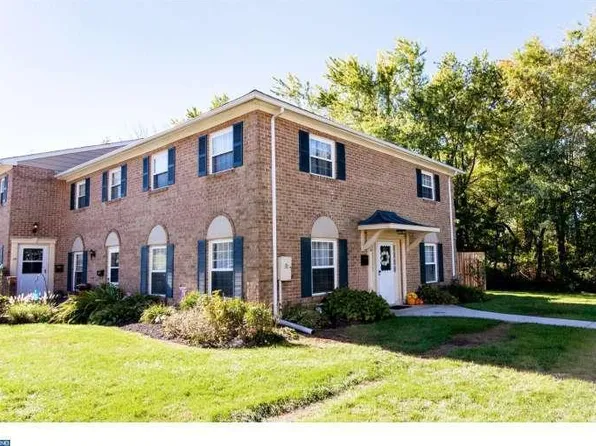 16 Delancy Ct, North Wales, PA 19454