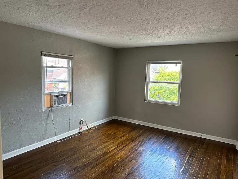 2909 Euclid Ave #2 — Photo 9