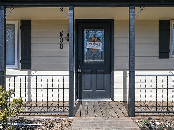 3rd image of 406 W Jack Frost St