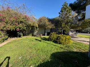 900 Arbor St, Costa Mesa, CA 92627