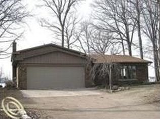 18252 Meridian Rd, Grosse Ile, MI 48138