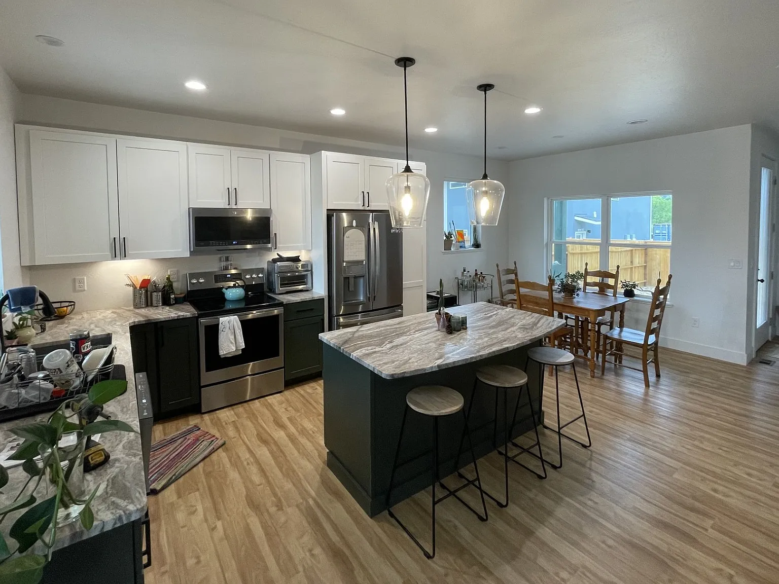 3 bed, 2.5 bath, 1650 sqft, $2,625 — Photo 3