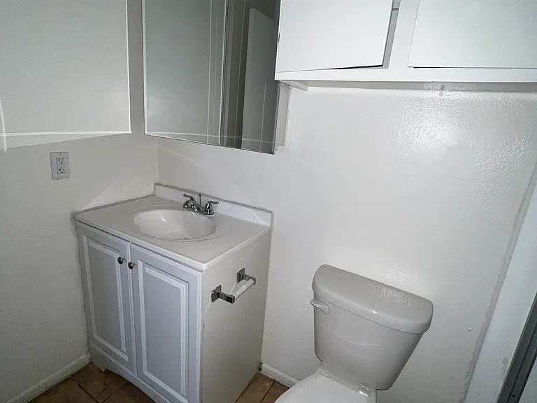 Lennox Lanai Apartments — Photo 22