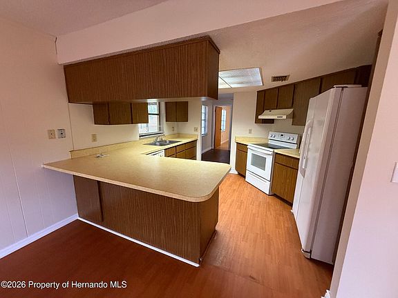 5th image of 5072 Lakewood Dr