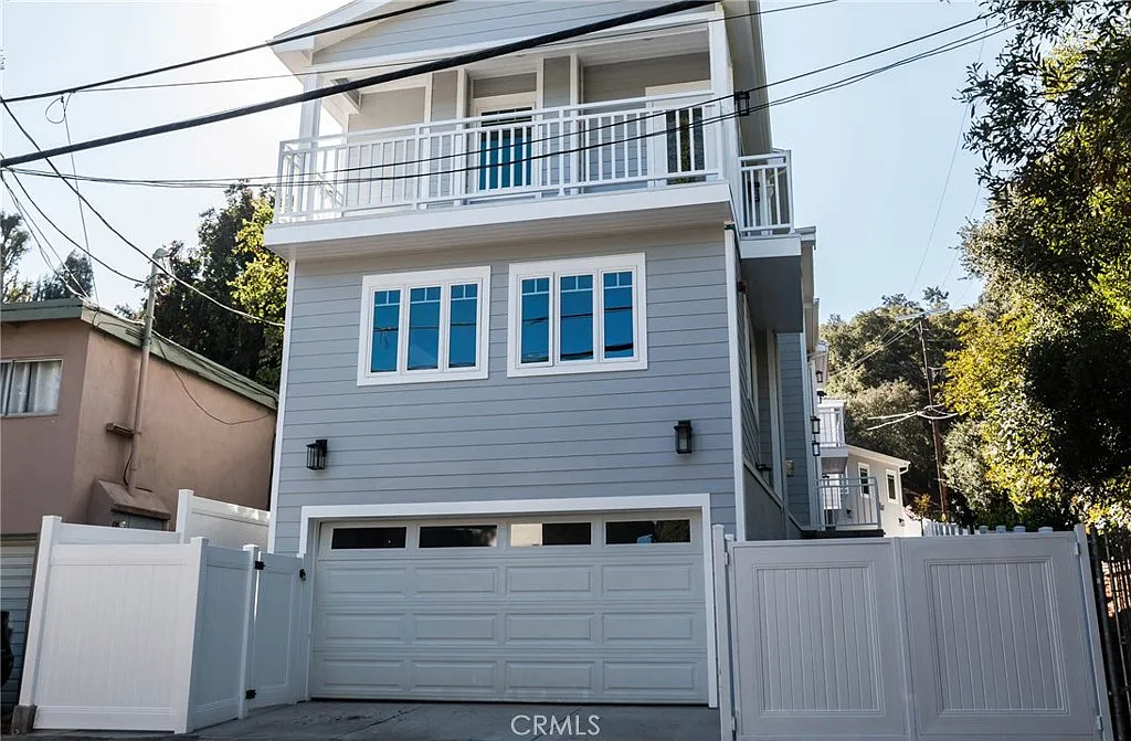 2 bed, 2.5 bath, 1500 sqft, $4,300 — Photo 2