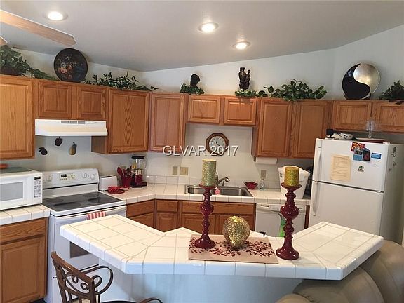 4th image of 3036 Mount Charleston Dr