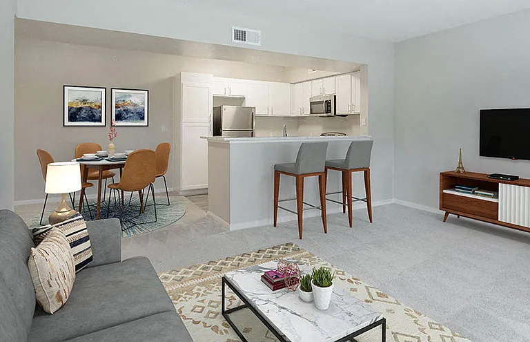 Willow Lake Apartments — Photo 4