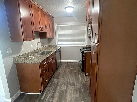 5th image of 3001 Cherry St
