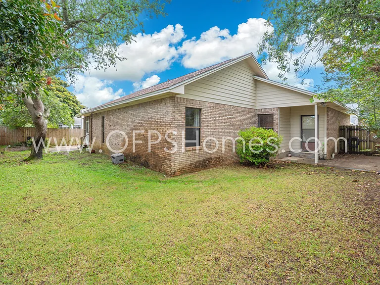 319 Sailfish Cir — Photo 33