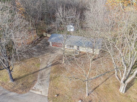 4th image of 150 Applehill Ln