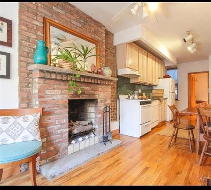 2nd image of 66 Saint James Pl APT 3LR