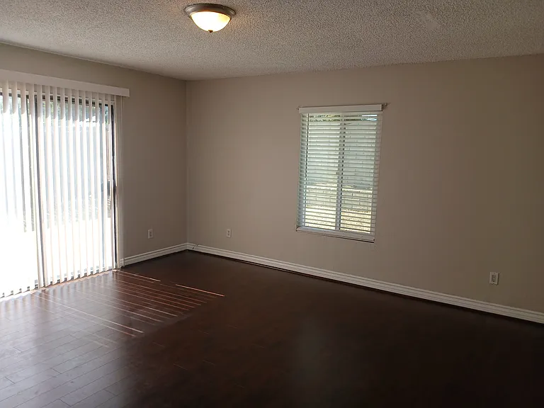 378 E Mariana St — Photo 21