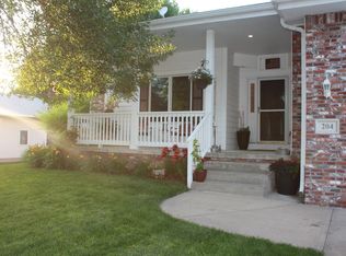 204 E Condron St, Valley, NE 68064