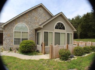 354 Cathedral Pl, Bronston, KY 42518