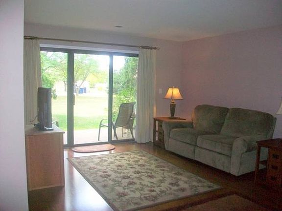 4th image of 9301 Montgomery Dr