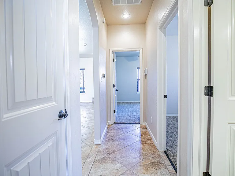 1124 Pajarito Dr — Photo 43