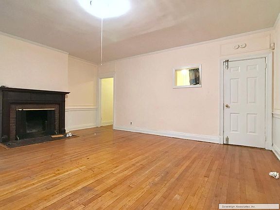 2nd image of 527 W 113th St APT 1R